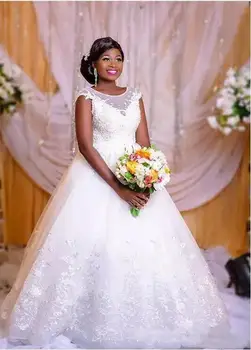 Африкански красиви сватбени рокли трапецовидна форма, цвят слонова кост дантела отзад, женски сватбена рокля в пода с дантелен аппликацией голям размер