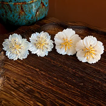 Обеци под формата на цветя във формата на раковини, прости обеци във формата на слънчогледи във формата на раковини