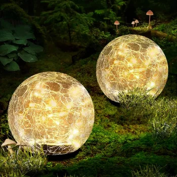 4 БР. градински слънчеви топката светлини LED смахнат стъклена топка Наземни светлини на слънчевата енергия, както е показано на пешеходна пътека, на двора, на тревата и във вътрешния двор.