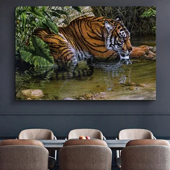 Добивът на тигър край вода Графити върху платно Животни Стенен плакат и разпечатки на Картини за хола Начало декор рисувани Стенни